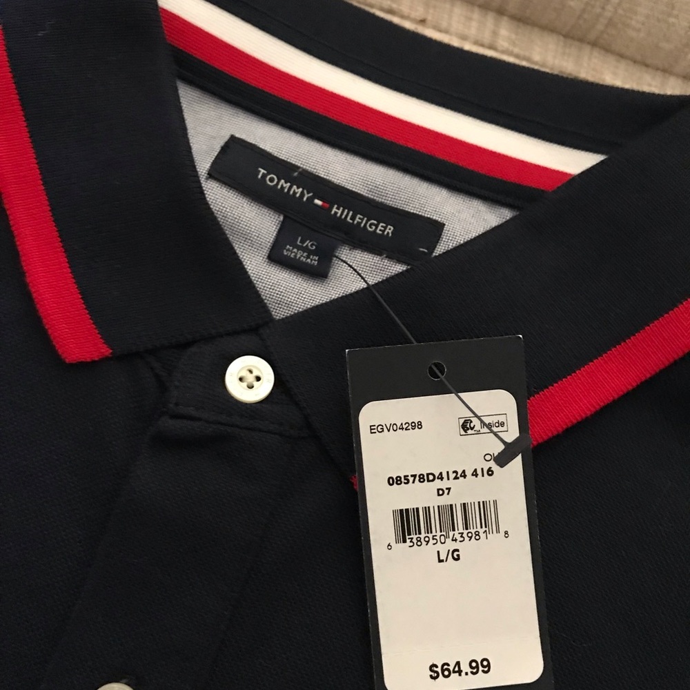 Men’s Size Large Tommy Hilfiger 🔥